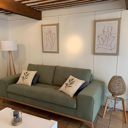 Au 10 Lägenhet LʼIsle-sur-la-Sorgue Exteriör bild